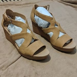 Dr. Scholl's Bailey Nude Wedge Size 9
